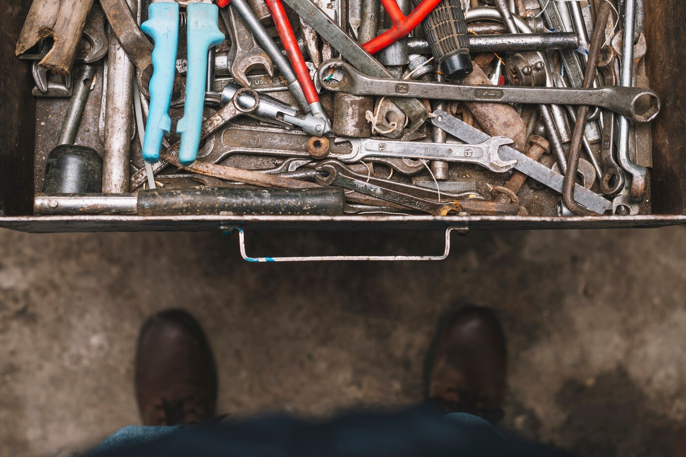 Tools for regular maintenance of your garage door
